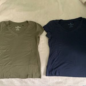 Tommy Bahama V necks
